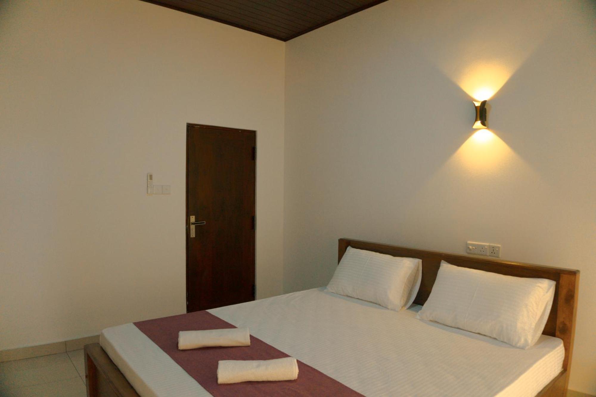 Wilpattu Restaurant & Guest House Pahala Maragahawewa Bagian luar foto