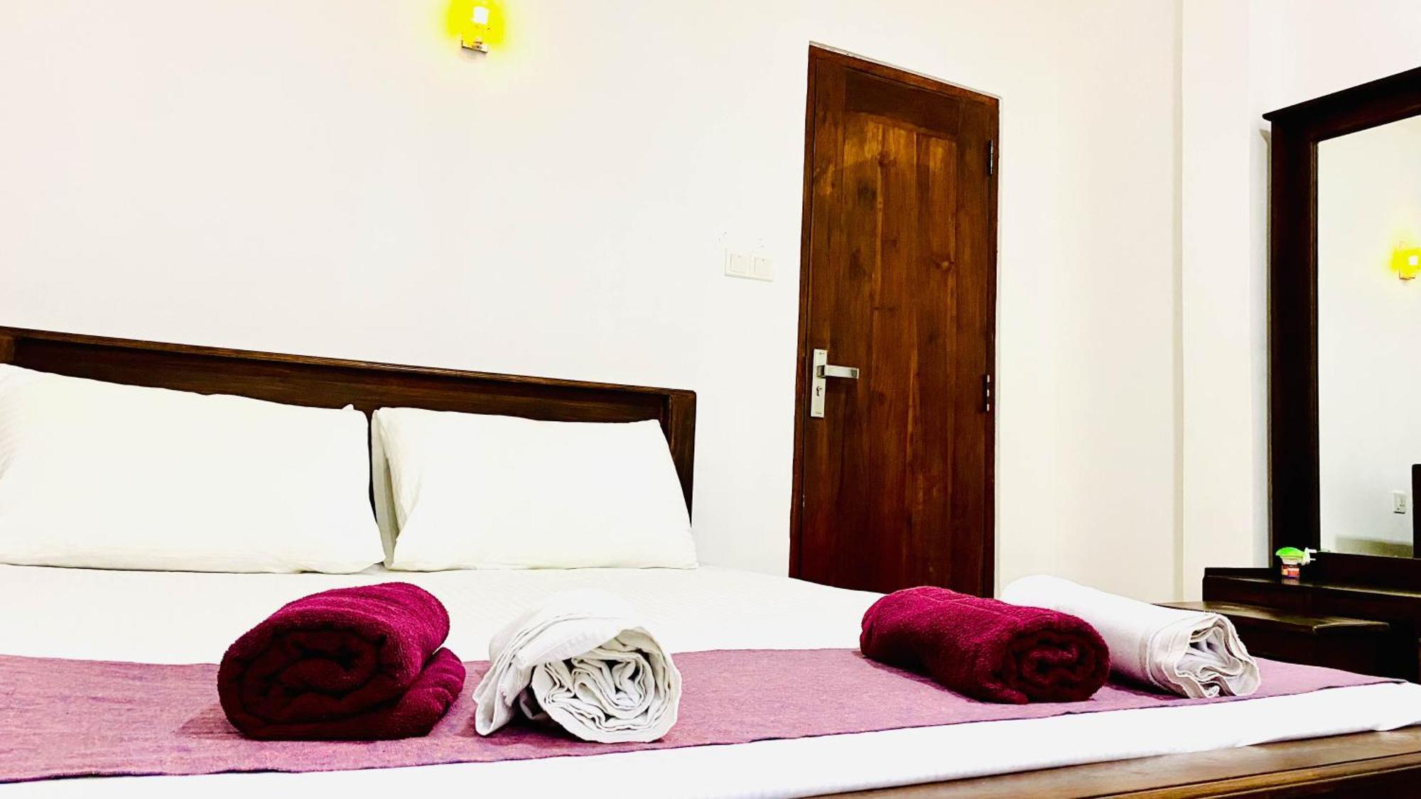 Wilpattu Restaurant & Guest House Pahala Maragahawewa Bagian luar foto