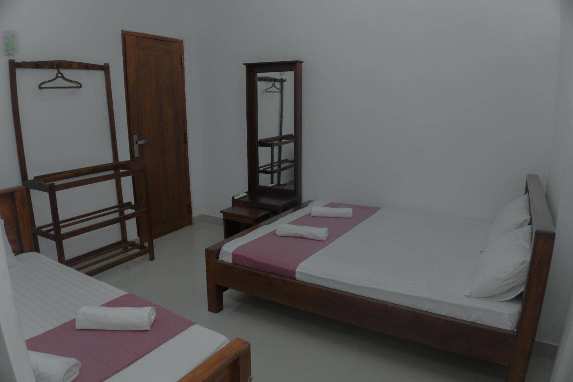 Wilpattu Restaurant & Guest House Pahala Maragahawewa Bagian luar foto